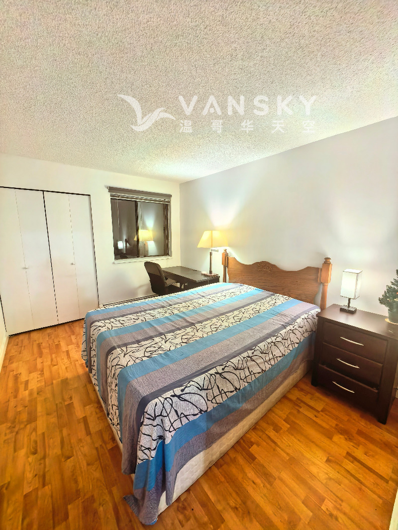 260212224120_bedroom 2.jpg